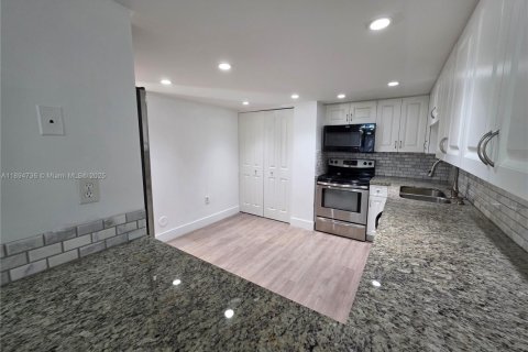 Adosado en venta en Plantation, Florida, 3 dormitorios, 151.62 m2 № 1947189 - foto 11