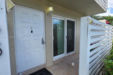 Adosado en venta en Plantation, Florida, 3 dormitorios, 151.62 m2 № 1947189 - foto 3