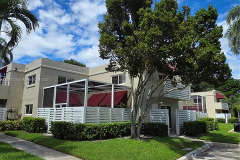 Adosado en venta en Plantation, Florida, 3 dormitorios, 151.62 m2 № 1947189 - foto 1