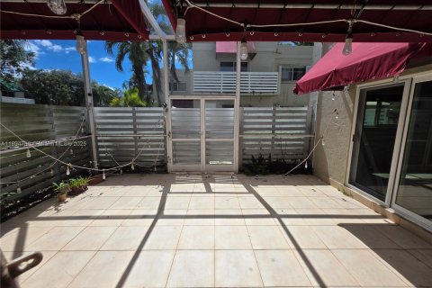 Adosado en venta en Plantation, Florida, 3 dormitorios, 151.62 m2 № 1947189 - foto 13