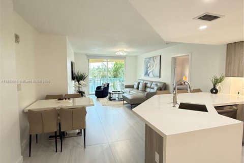 Снять в аренду кондоминиум в Халландейл-Бич, Флорида 2 спальни, 106.84м2, № 1938903 - фото 1