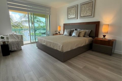 Снять в аренду кондоминиум в Халландейл-Бич, Флорида 2 спальни, 106.84м2, № 1938903 - фото 9