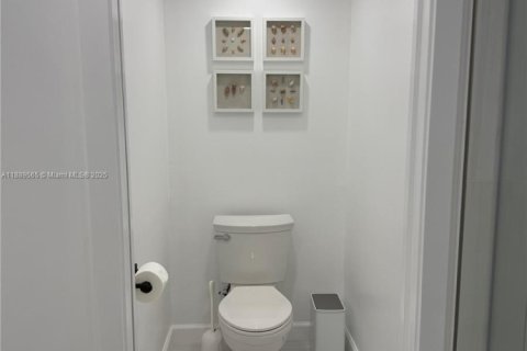 Снять в аренду кондоминиум в Халландейл-Бич, Флорида 2 спальни, 106.84м2, № 1938903 - фото 18