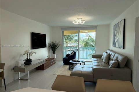 Снять в аренду кондоминиум в Халландейл-Бич, Флорида 2 спальни, 106.84м2, № 1938903 - фото 6