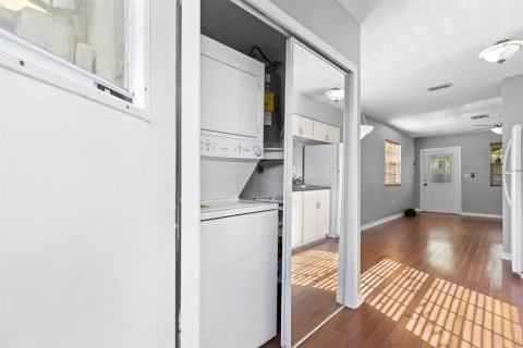 Condominio en alquiler en Fort Lauderdale, Florida, 2 dormitorios, 77.76 m2 № 2174279 - foto 5