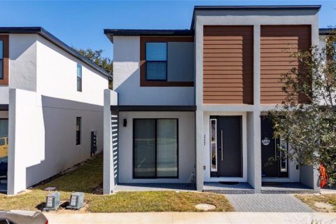 Townhouse in Kissimmee, Florida 3 bedrooms, 127.46 sq.m. № 2115125