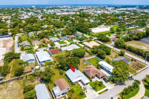 Casa en alquiler en Delray Beach, Florida, 3 dormitorios, 125.6 m2 № 1182016 - foto 1