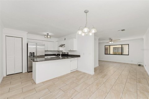 Condominio en venta en Ocala, Florida, 2 dormitorios, 115.48 m2 № 2202179 - foto 16
