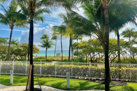 Condominio en venta en Bal Harbour, Florida, 2 dormitorios, 98.1 m2 № 2034242 - foto 28