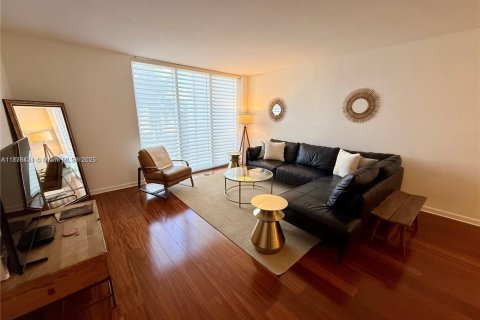 Condominio en venta en Bal Harbour, Florida, 2 dormitorios, 98.1 m2 № 2034242 - foto 13