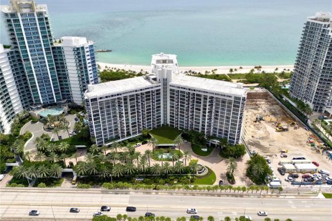 Condominio en Bal Harbour, Florida, 2 dormitorios  № 2034242