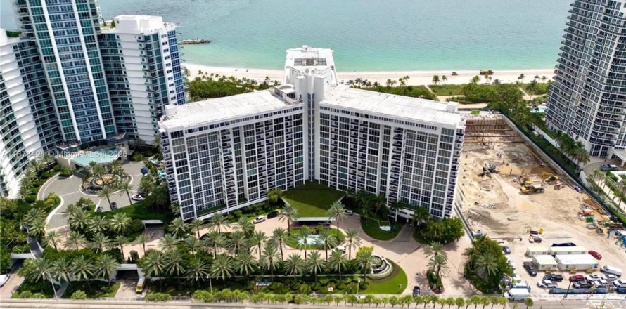 Condominio en Bal Harbour, Florida, 2 dormitorios  № 2034242