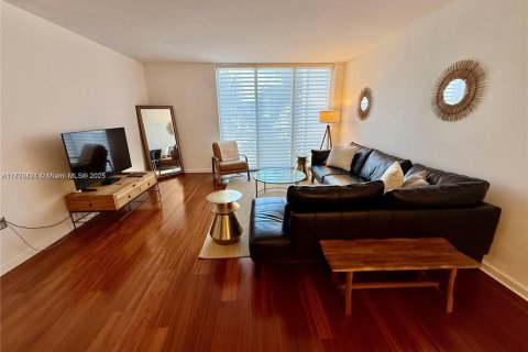 Condominio en venta en Bal Harbour, Florida, 2 dormitorios, 98.1 m2 № 2034242 - foto 12