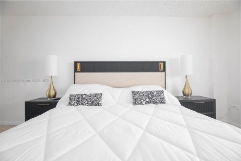 Copropriété à louer à Miami Beach, Floride: 2 chambres, 97.36 m2 № 1749097 - photo 10