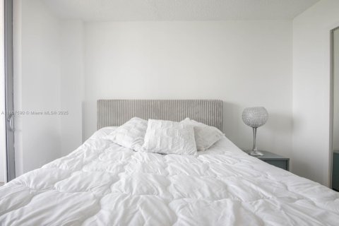 Copropriété à louer à Miami Beach, Floride: 2 chambres, 97.36 m2 № 1749097 - photo 25