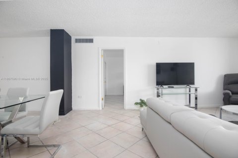 Copropriété à louer à Miami Beach, Floride: 2 chambres, 97.36 m2 № 1749097 - photo 9