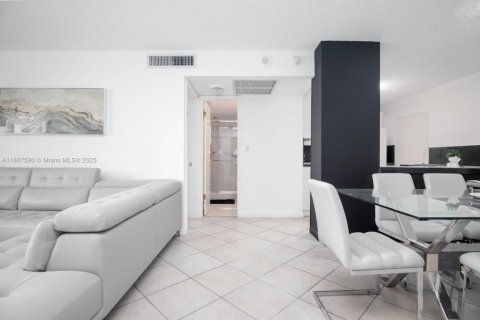 Copropriété à louer à Miami Beach, Floride: 2 chambres, 97.36 m2 № 1749097 - photo 18
