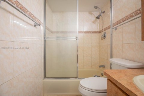 Copropriété à louer à Miami Beach, Floride: 2 chambres, 97.36 m2 № 1749097 - photo 11