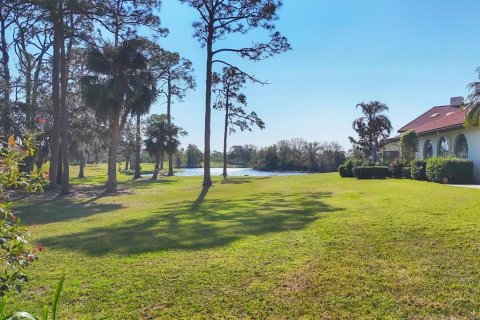 House in Sarasota, Florida 2 bedrooms, 223.24 sq.m. № 1592825 - photo 25