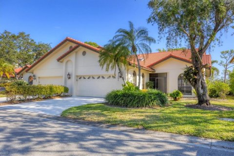 House in Sarasota, Florida 2 bedrooms, 223.24 sq.m. № 1592825 - photo 1