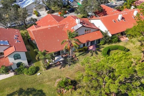 House in Sarasota, Florida 2 bedrooms, 223.24 sq.m. № 1592825 - photo 26