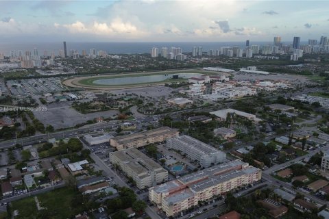 Copropriété à vendre à Hallandale Beach, Floride: 1 chambre, 71.53 m2 № 1935745 - photo 12