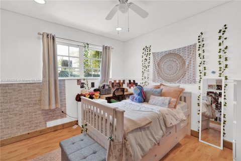 House in Miami, Florida 4 bedrooms № 1891593 - photo 14