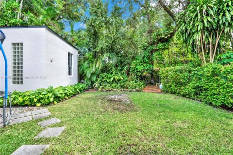 House in Miami, Florida 4 bedrooms № 1891593 - photo 27