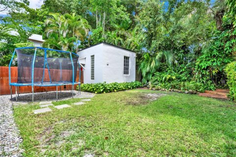 House in Miami, Florida 4 bedrooms № 1891593 - photo 26