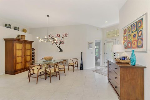 House in Sarasota, Florida 4 bedrooms, 191.29 sq.m. № 1886466 - photo 11