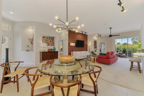 House in Sarasota, Florida 4 bedrooms, 191.29 sq.m. № 1886466 - photo 13