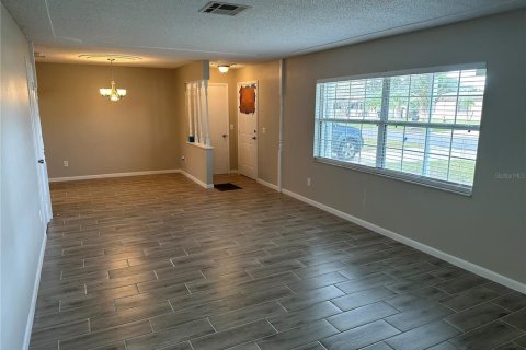 Casa en alquiler en Orlando, Florida, 3 dormitorios, 106.84 m2 № 1908443 - foto 3