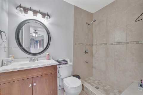 Touwnhouse à vendre à Miami, Floride: 2 chambres, 102.19 m2 № 1471133 - photo 21