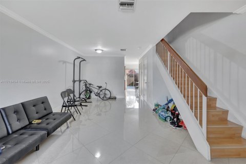Touwnhouse à vendre à Miami, Floride: 2 chambres, 102.19 m2 № 1471133 - photo 4
