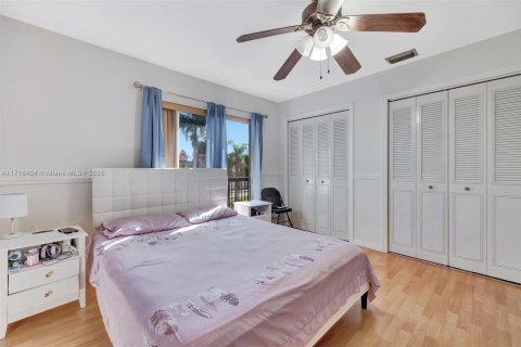 Touwnhouse à vendre à Miami, Floride: 2 chambres, 102.19 m2 № 1471133 - photo 20