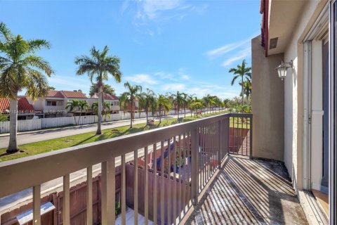 Touwnhouse à vendre à Miami, Floride: 2 chambres, 102.19 m2 № 1471133 - photo 25