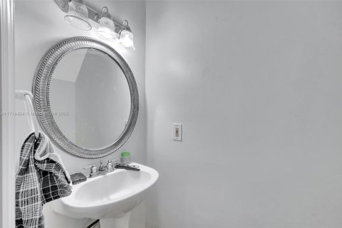 Touwnhouse à vendre à Miami, Floride: 2 chambres, 102.19 m2 № 1471133 - photo 8