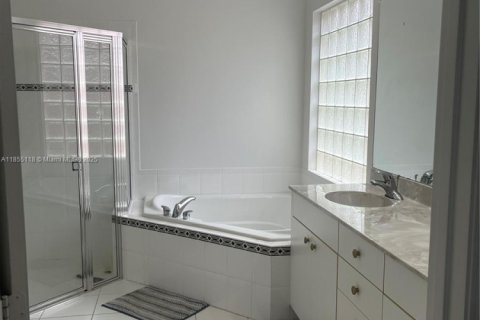 House in Royal Palm Beach, Florida 3 bedrooms, 178.47 sq.m. № 1887294 - photo 9