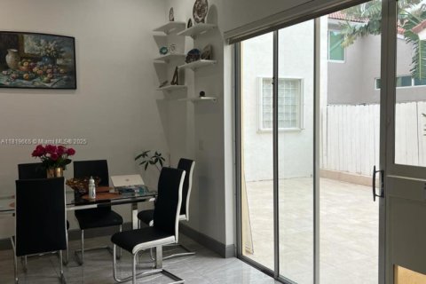 Купить виллу или дом в Холливуд, Флорида 4 спальни, 196.3м2, № 2033116 - фото 4