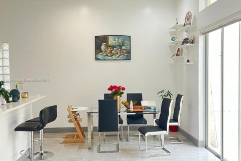 Купить виллу или дом в Холливуд, Флорида 4 спальни, 196.3м2, № 2033116 - фото 2