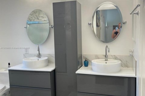 Купить виллу или дом в Холливуд, Флорида 4 спальни, 196.3м2, № 2033116 - фото 16