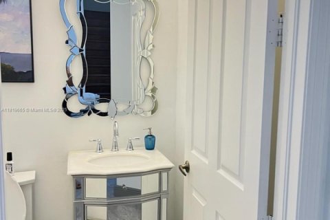 Купить виллу или дом в Холливуд, Флорида 4 спальни, 196.3м2, № 2033116 - фото 17