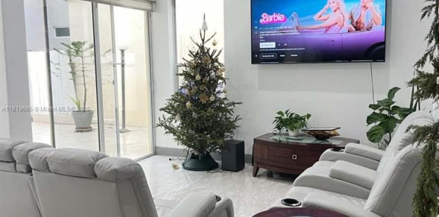 Дом в Холливуд, Флорида 4 спальни, 196.3м2 № 2033116