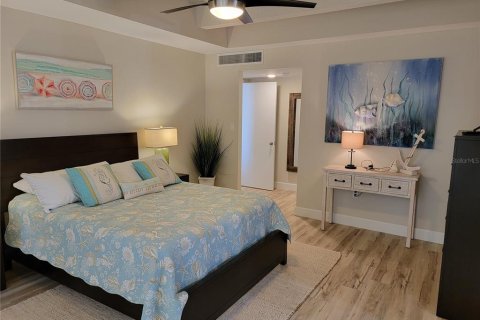 Condominio en alquiler en Treasure Island, Florida, 1 dormitorio, 94.3 m2 № 1566468 - foto 13