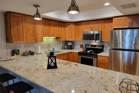 Condo in Treasure Island, Florida, 1 bedroom  № 1566468 - photo 2