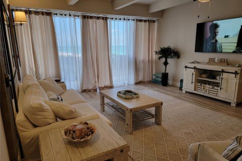 Condominio en alquiler en Treasure Island, Florida, 1 dormitorio, 94.3 m2 № 1566468 - foto 8