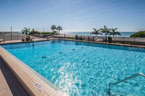 Condo in Treasure Island, Florida, 1 bedroom  № 1566468 - photo 25