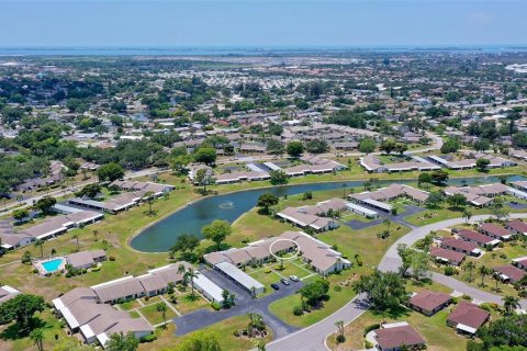 Condo in Bradenton, Florida, 2 bedrooms  № 2196985 - photo 2