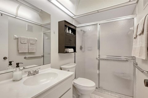 Condo in Bradenton, Florida, 2 bedrooms  № 2196985 - photo 21
