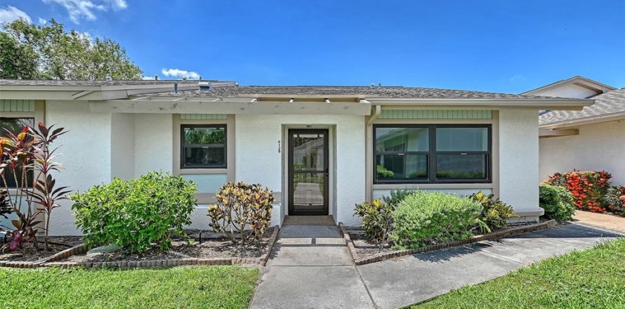 Condo in Bradenton, Florida, 2 bedrooms  № 2196985